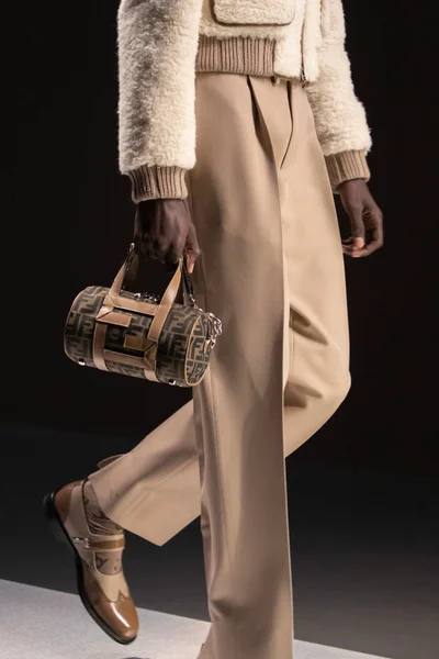 Look 30